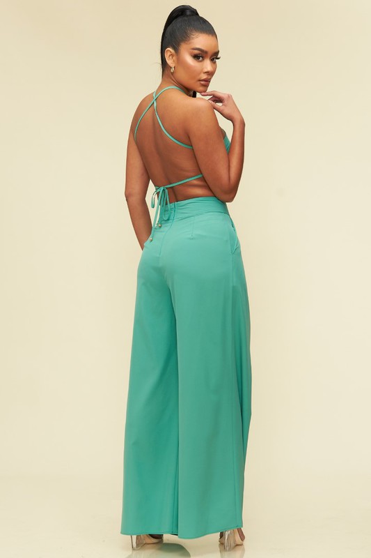 FashionCapsule1's tweet photo. Life is too short to worry about what others think. 
Shop Now: https://t.co/6tpz7VwKeb

#Jumpsuits  #StreetStyle  #Fashionista  #fashionstyle #outfitoftheday https://t.co/wEoJmPpvUP