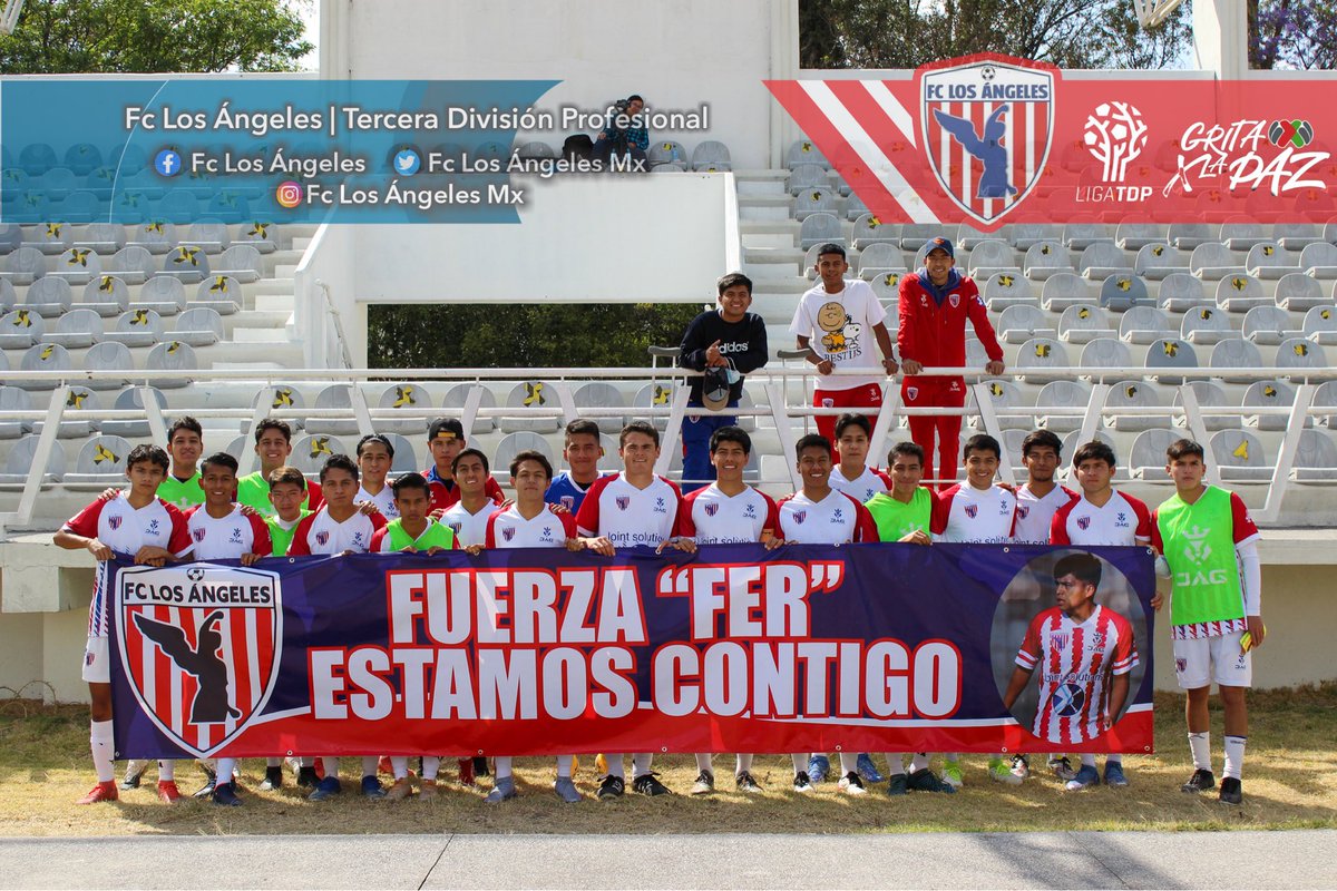 FCLosAngelesMx's tweet photo. ⏰ 15'00 Seguimos tocando la puerta y la caprichosa no quiere entrar, este partido lo jugamos por ti mi Fer ❤️
#FCLAS🔴⚪️ 0 - 0 Tehuacan https://t.co/MGrx8Ea5AD