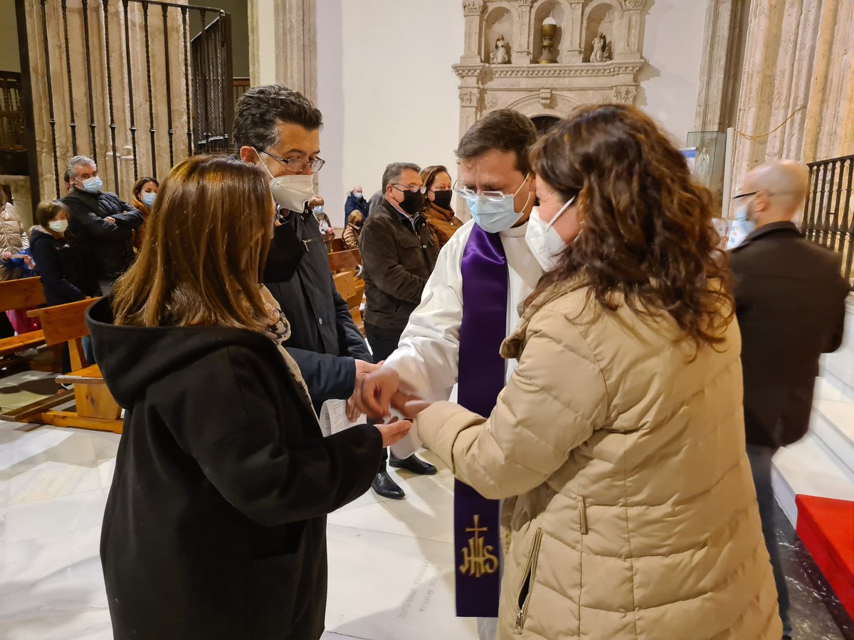 MFCTOLEDO's tweet photo. Terminamos el Retiro con la Celebración de la Eucaristía en la que se han integrado dos matrimonios al MFC. Damos gracias a Dios por esta jornada en familia. https://t.co/hxPpIzBSp5