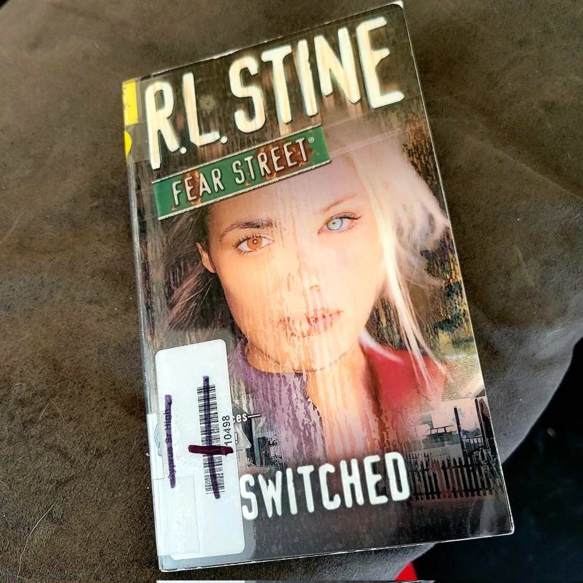 KristenInTx's tweet photo. When you read longer books you have to pepper in shorter reads to make up for it. Book 9 in 2022 is a favorite from my teen years! #rlstine #readinggoal2022 #52in52 https://t.co/lOBHwNIkYf