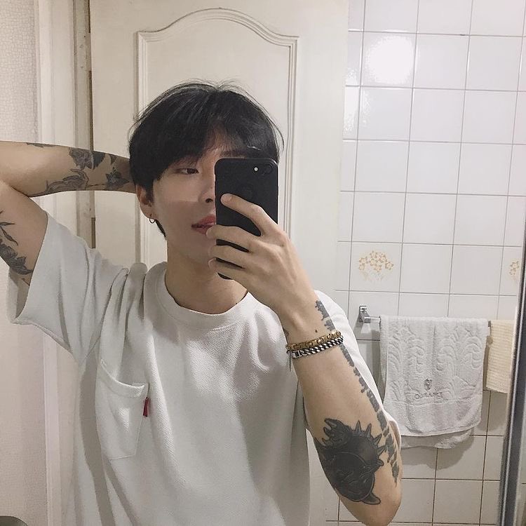 SilverxSnake's tweet image. 𝙽𝚊𝚖𝚎 : 𝚄𝚗𝚔𝚗𝚘𝚠𝚗 𝚌𝚊𝚕𝚕 𝚖𝚎 𝙼𝚊𝚒𝚔𝚊𝚞 

𝙰𝚐𝚎 : 𝟸𝟽

𝙼𝚍𝚗𝚒, 𝙱𝚒𝚜𝚎𝚡𝚞𝚊𝚕, 𝚃𝚊𝚝𝚝𝚘𝚘 𝙴𝚗𝚝𝚑𝚞𝚜𝚒𝚊𝚜𝚝 

                  𝙻𝚒𝚔𝚎/𝚁𝚎𝚝𝚠𝚎𝚎𝚝