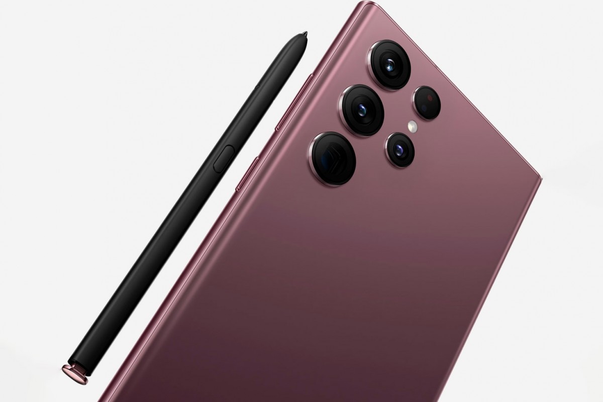 TheGalox_'s tweet image. Improvements in camera, security, device stability, not limit the processor &amp;amp; add a new game performance management mode 

Those are some of the things included in the software update currently rolling out to the Galaxy S22 series.