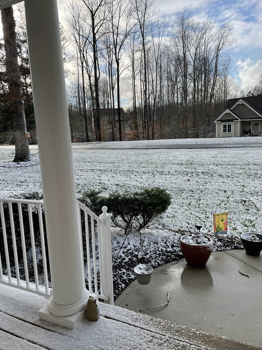 Bill_Lund's tweet photo. @JustAskPeter Now the sun is out!  #rvasnow https://t.co/Qi2BmzJsc5