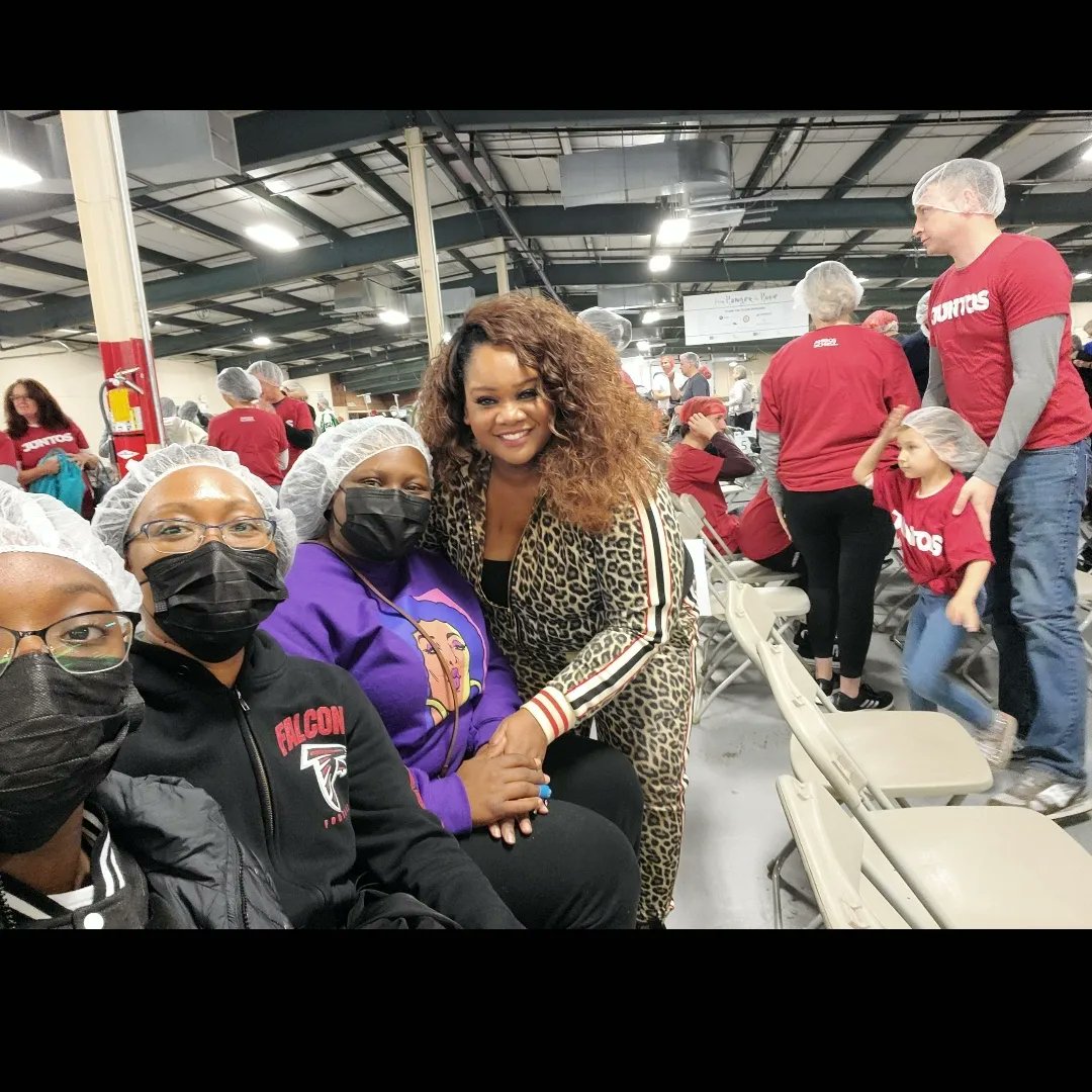 annaprov31's tweet photo. Loved serving with this amazing people Erika Lawrence and Shuma L. Edwards today at Hope for Hunger-Feed My Starving Children. Thank u to our Pastor Lee May and First Lady R Monic May for the opening up the opp #foodforhope #hopeforfood #hopeforhunger #feedmystarvingchildren https://t.co/EIbIE8xfW4