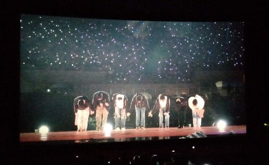 _JustMayi's tweet photo. Espero que la próxima vez sea en vivo, en un estadio lleno donde podamos gritar y disfrutar 🤞💜🍀🇵🇪

#BTS_PTD_ON_STAGE_SEOUL
#Cinemark #Peru https://t.co/1bGsAoxvt6