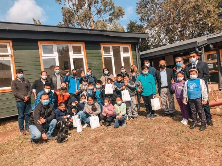 Autoridades y comunidad educativa celebran cierre de proyecto mejoramiento térmico y energético de  Escuela Rural de #IslaHuapi que beneficiará a cerca de 30 escolares con $250 mill de inversión <a href="/claudiolavado/">Claudio Lavado</a>
<a href="/fporflitt161/">Felipe Porflit</a>
<a href="/somosfutrono1/">somosfutrono</a> <a href="/elfutrono/">elfutrono</a> <a href="/RadioDelLago933/">Radio Del Lago 93.3</a>