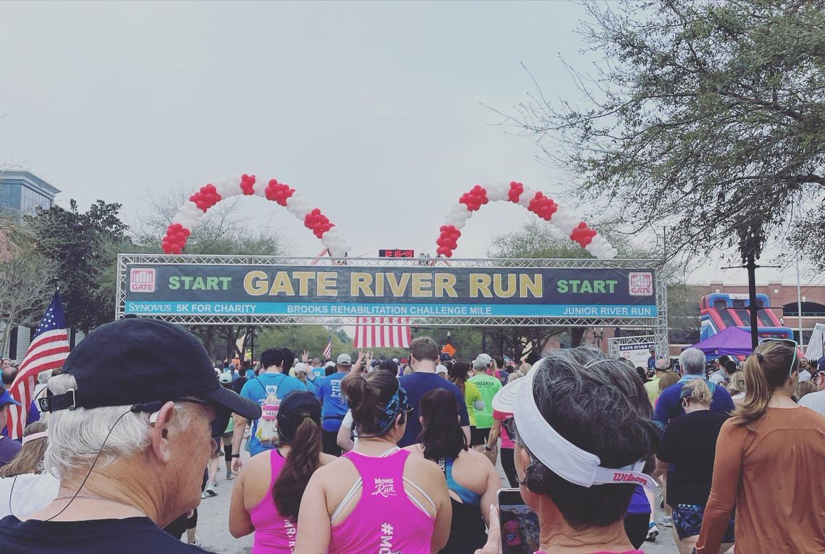 BaristaAllison's tweet photo. The @gateriverrunjax was amazing! It was great running with friends &amp; family! This is my 7th River run and 2nd year doing a charity run for @GOTRNEFL and I plan to do it every year!! Thanks to all who donated!!! https://t.co/SXwTrg6hvM