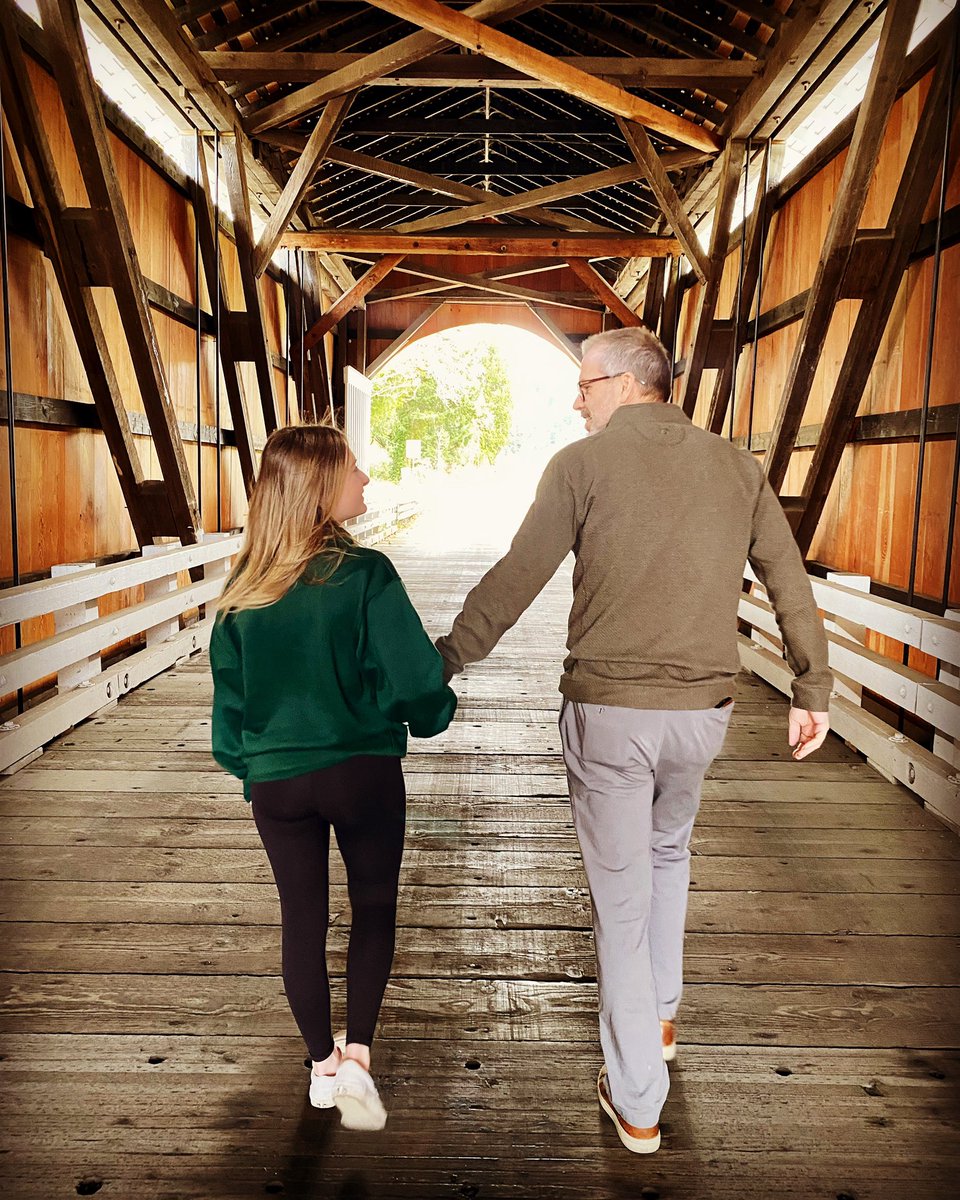 McNeiceRyan's tweet photo. Covered bridges with my girl in Cottage Grove, Oregon. https://t.co/X7Ws6OBhty