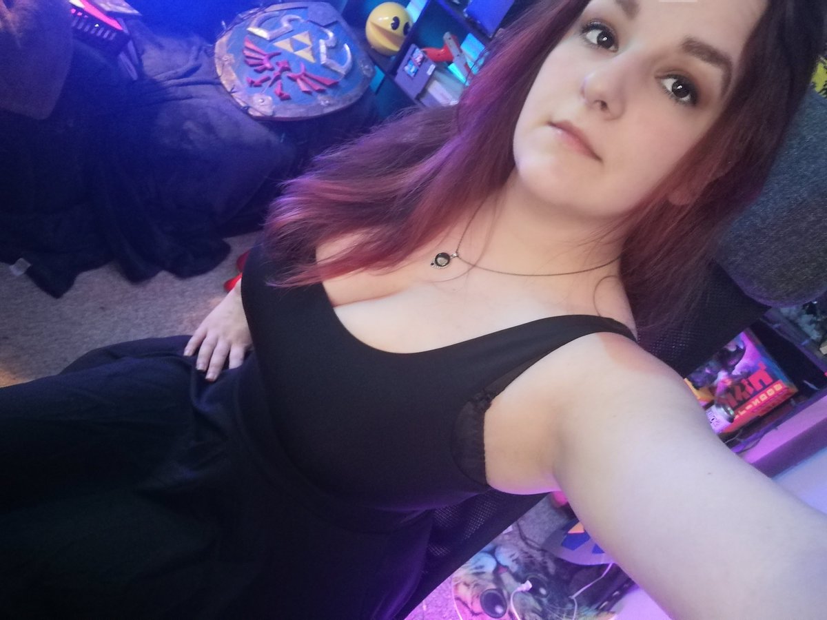 LadyNinjaC's tweet photo. Time for some more #godofwar!! Super excited! Also another new Black Milk Clothing dress. Live on twitch. Come keep me company! https://t.co/qYC7MG5vz8 https://t.co/f9qXAo6DAK