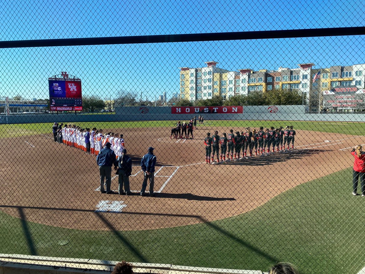 Doubleheader today as <a href="/UHCougarSB/">Houston Softball</a> host <a href="/NSUDemonsSB/">NSU Demons Softball</a>. Join <a href="/jaylinbaldridge/">Jaylin Baldridge</a> and me now on ESPN+!