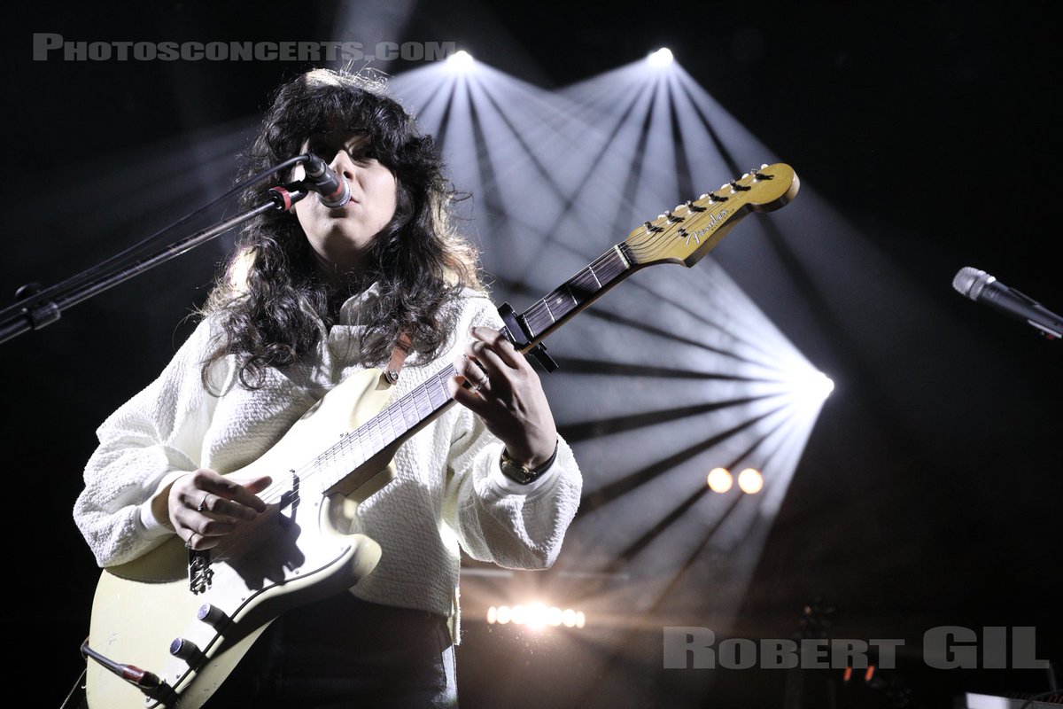 photosconcerts's tweet photo. #Photo #LauraCahen @LauraCahen @trabendo_ @Paris 2022-03-12 https://t.co/f8HkpBlJuj @alias_prod @PiasFrance #PhotosConcerts #RobertGil https://t.co/IPuW4ejE1m