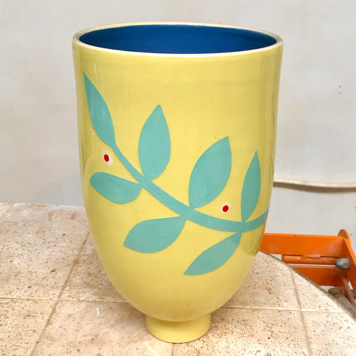 As part of #GreatCharityPotAndPrintFair we created a charity prize draw for this pot to raise money for <a href="/RefSupDevon/">Refugee Support Devon</a>. We are delighted to say we raised £350 and picked the name of the winner Zoe out of the pot yesterday. Congrats Zoe and thanks to everyone who donated.🏺🏺