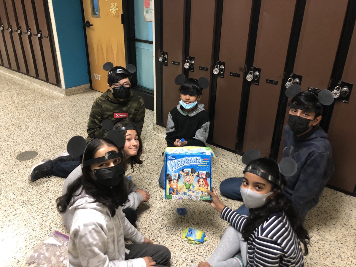 patcaprig's tweet photo. Happy #SELDay @WWMSEdison #GoChallengers with our 7th graders! https://t.co/mc7Hoj8zaW