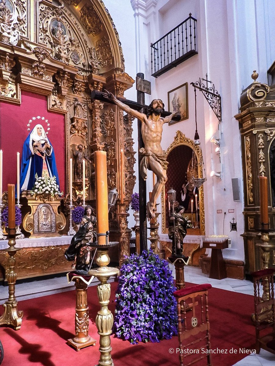 NievaPastora's tweet photo. Veneración en Santa Cruz 
Miradas que se clavan en el Universo..
@CofradeSentir 
@cereroblog 
@cofradesevilla 
@apastort 
@PacoFraile 
@j_a_zamora_foto 
@pacoperezestepa 
@AlvaroNua 
@GRayoVictor 
#SemanaSanta2022 https://t.co/607LUqPoxU