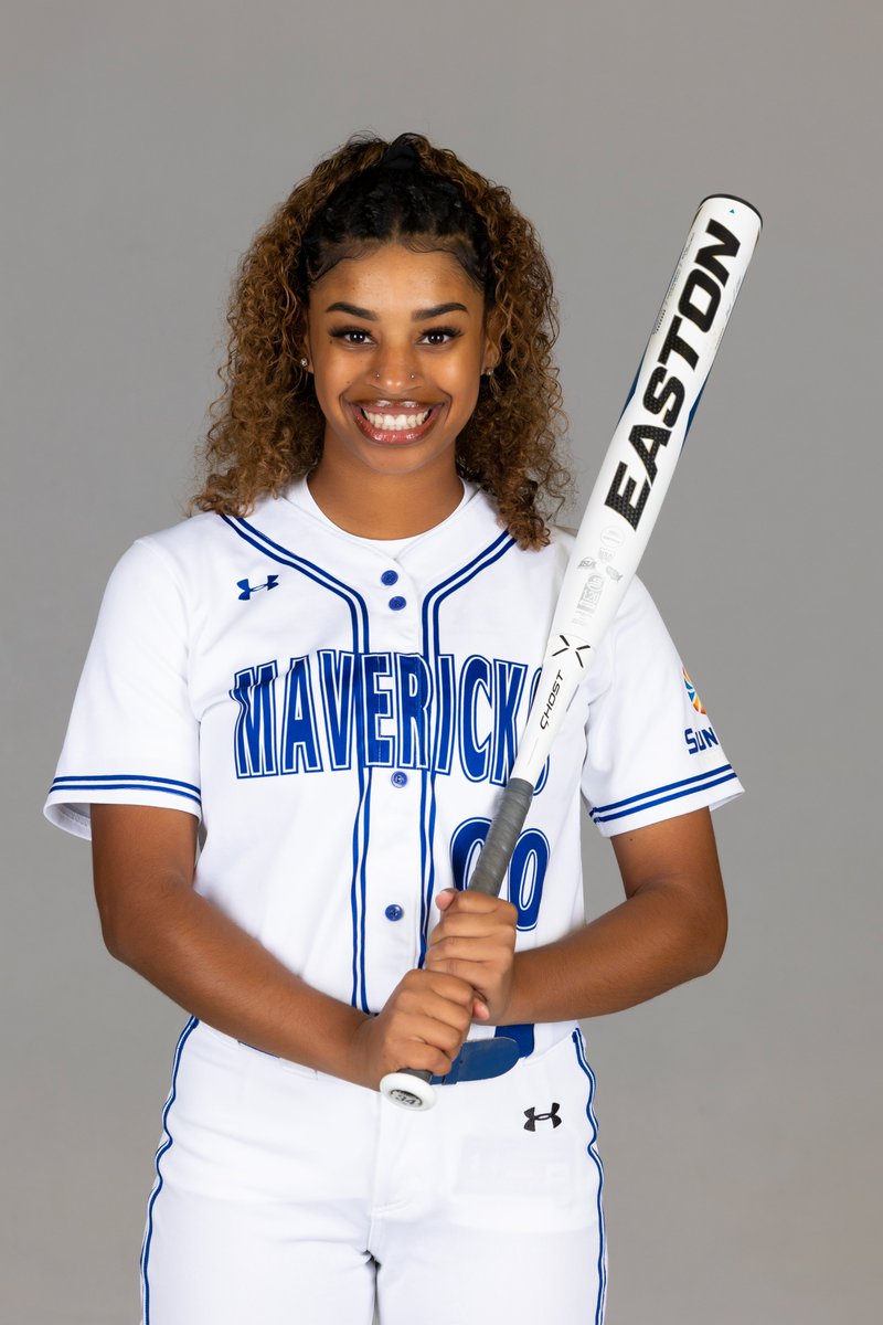 B3 | Aaliyah White knocks a lead-off double to left field! That'll bring KJ Murphy up to the plate 😎

#MavUp | #DBT