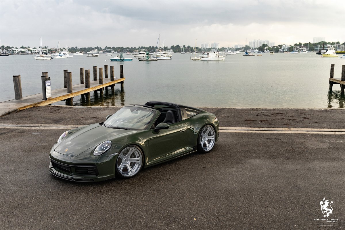 premieredition's tweet photo. Vehicle: Porsche 992 Targa  | 2021
Wheels: CS5-F 3pc Forged 
Finish : Gloss Brushed Face | Polished Lip
Size: Front: 9.5×21 | Rear: 12.5x22
#premieredition #cs5f #luxurycars #supercars  #wheels #jantes #porsche992 #porsche992targa #porsche #forgedwheels https://t.co/2qJ9jzxfO4