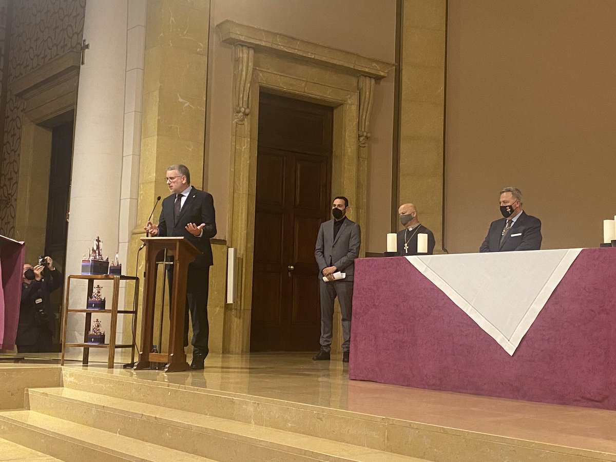 Avui presentació opuscle a càrrec de Dánel Arzamendi. Durant l’acte s’ha presentat el retallable del pas del Descendiment realitzat per Quim Nolla. A l’acte ens han acompanyat <a href="/pauricoma/">Pau Ricomà 💛</a> i <a href="/seritjol/">Francesc Seritjol</a> president <a href="/AASSTGN/">AASSTGN</a>