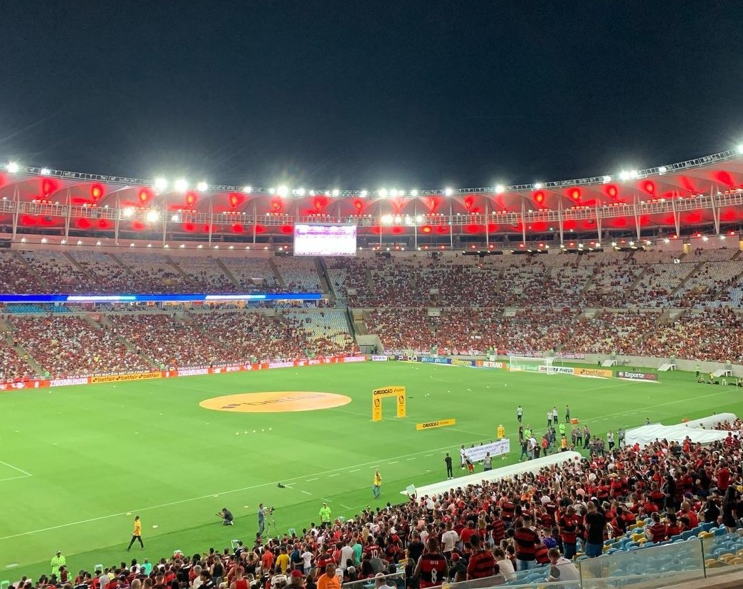 essediafoilouco's tweet photo. Dizem que o Flamengo não tem estádio, mas a verdade é que a torcida do Flamengo tem posse mansa e pacifica do Maracanã, com animus domini, há mais de 70 anos: operou-se, há muito tempo, a transferência da titularidade pela prescrição aquisitiva, também chamada de usucapião. https://t.co/gWFDHlqUZs