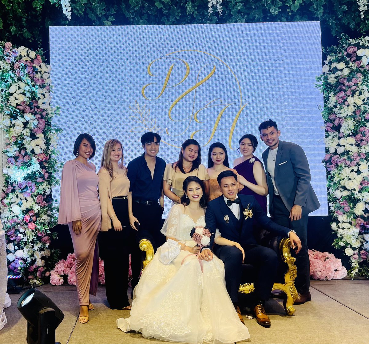 _jomsaparis's tweet photo. Friendship na pang til death do us part.
#est2011 https://t.co/V2RhrhczZY