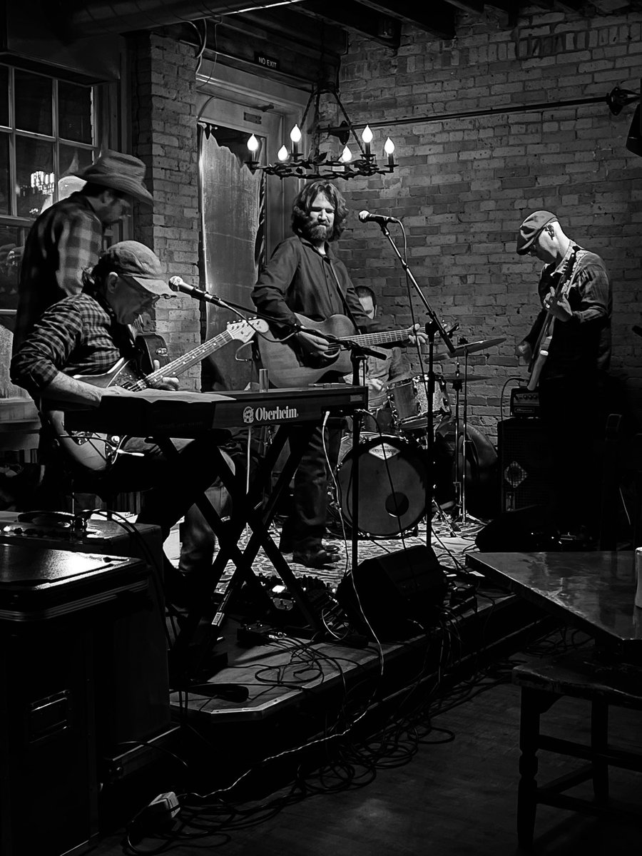 vandalaymsp's tweet photo. Fun night of music at the @astercafe last night. Good to hear Jon Rodine once again and @MattHannahMusic whom I hadn’t heard. His new album is fantastic! https://t.co/KiARKCyl3B