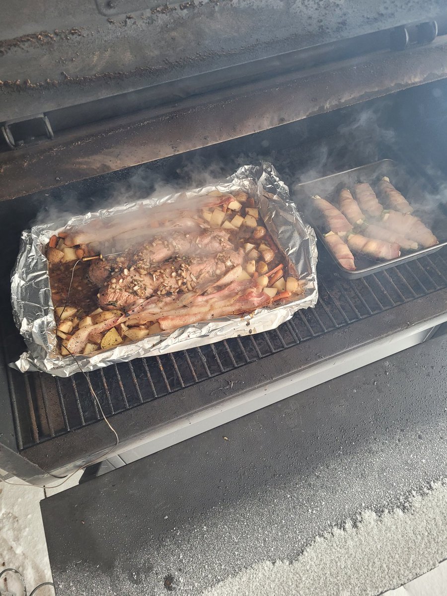 gdf_justin's tweet photo. Great grilling weather. Bring on shit hauling weather. #shitterisfull https://t.co/YTIpxSaBVM