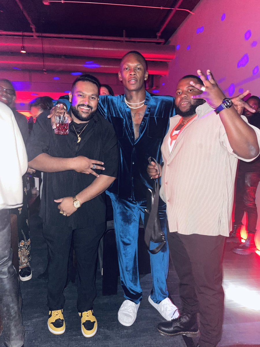 stylebender's tweet photo. Caught a voooiiibe last night!
Cultured by @ugomozie 
Secured by G1 and G2
Mana from Taika 🥝 https://t.co/IBNbE85kbP