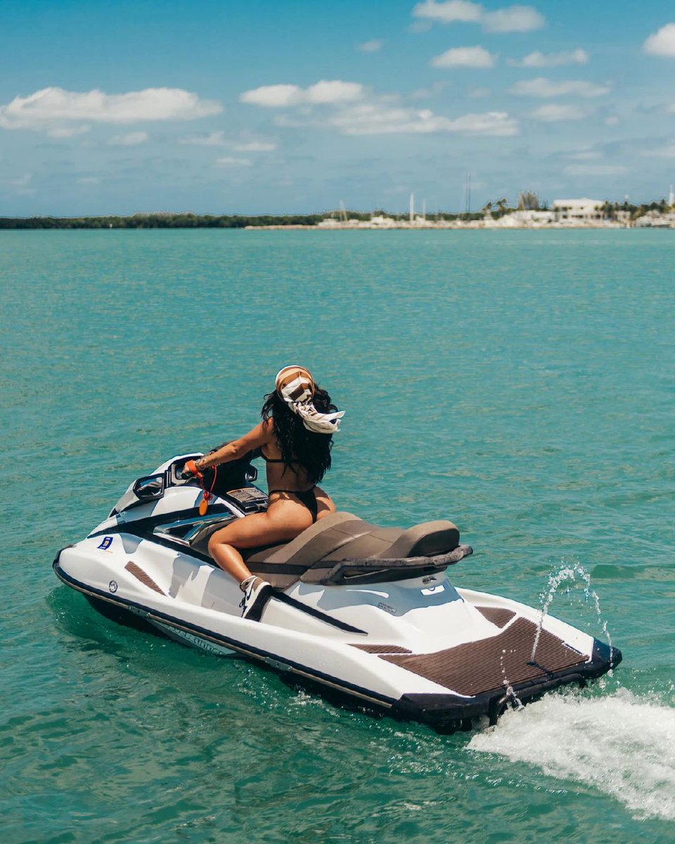 ___beckyg's tweet photo. Sol playa ya arena súper vacaciones. https://t.co/aa73eGE1NY
