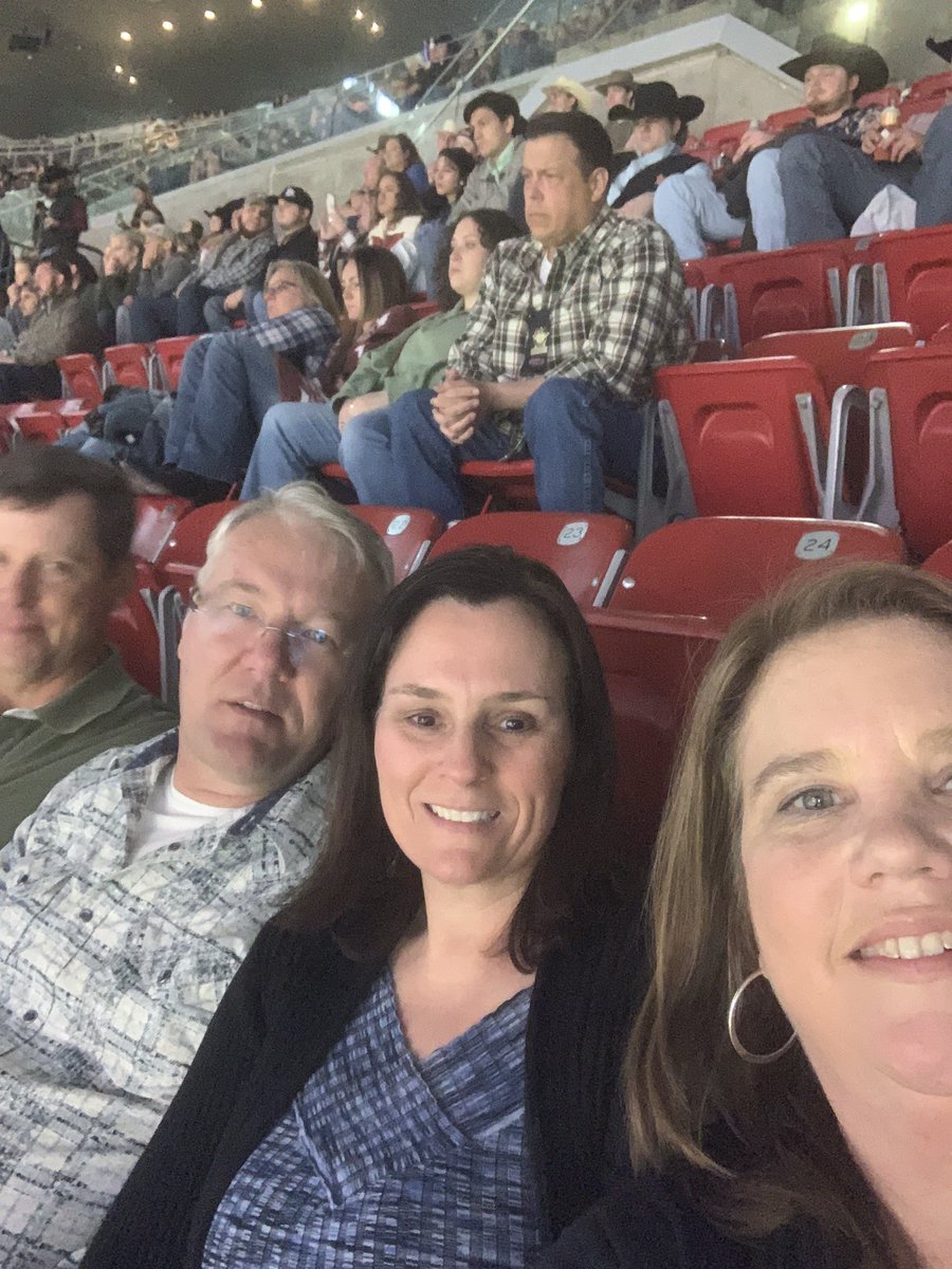 deanna_olson19's tweet photo. #RODEOHOUSTON https://t.co/qiyjNOd9VI