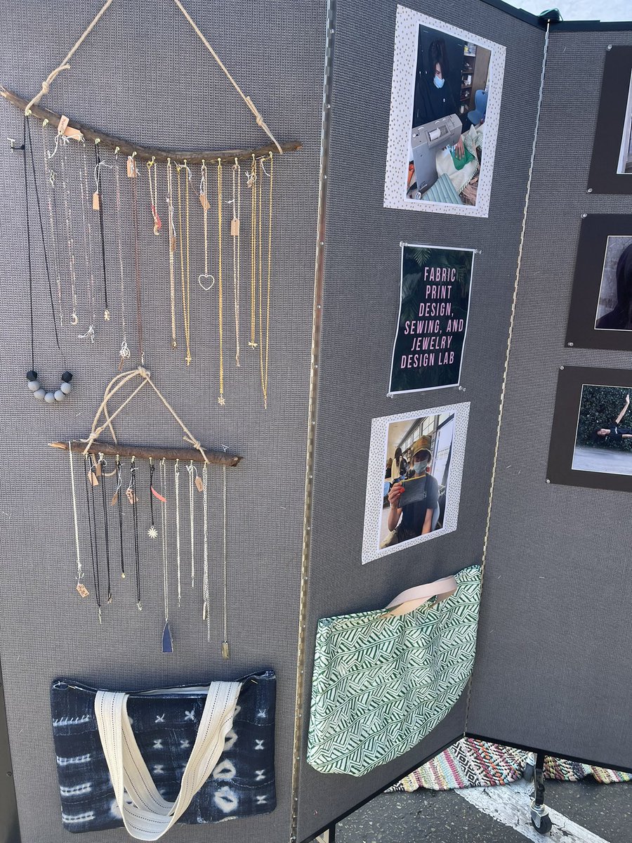 MrsArmenta7's tweet photo. So fun to see @VIDASHARKS creations today at the Festival of the Arts! https://t.co/1nr5dUGJOr