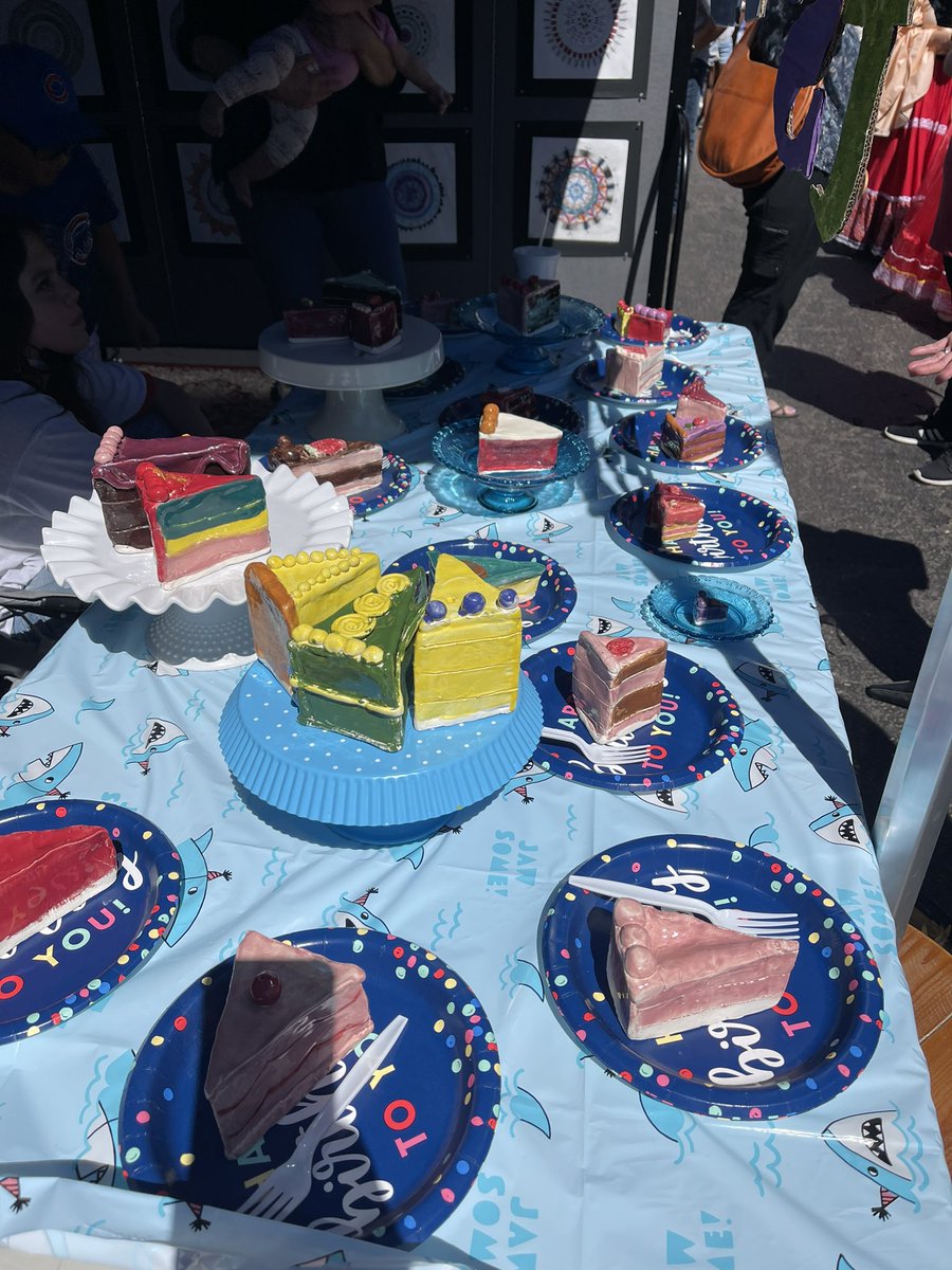 MrsArmenta7's tweet photo. So fun to see @VIDASHARKS creations today at the Festival of the Arts! https://t.co/1nr5dUGJOr