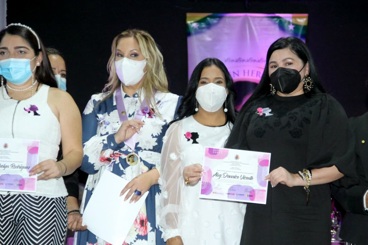 MorelRodriguezA's tweet photo. A ti, mujer, que históricamente serás protagonista de los hechos más importantes de la humanidad, nuestro reconocimiento en el #DiaInternacionalDeLaMujer desde #NuevaEsparta. Tierra de Luisa Cáceres de Arismendi, Petronila Mata y muchas más que dejarán huellas trascendentales. https://t.co/E5QvMgGpfx