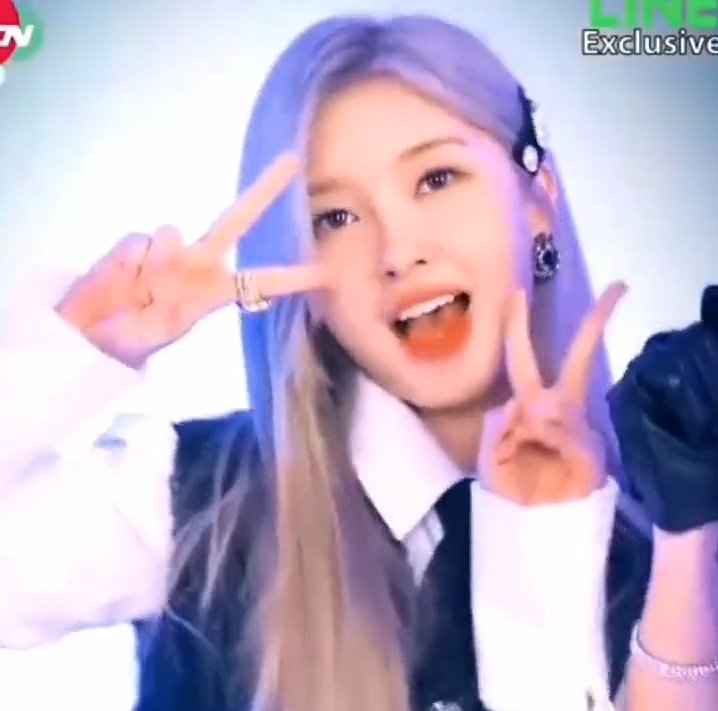 picskdayeon's tweet photo. https://t.co/fkTzKetKlu