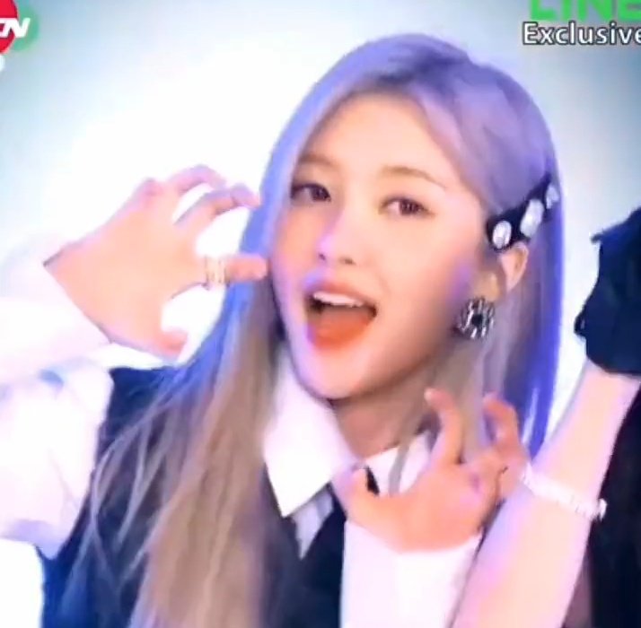 picskdayeon's tweet photo. https://t.co/fkTzKetKlu