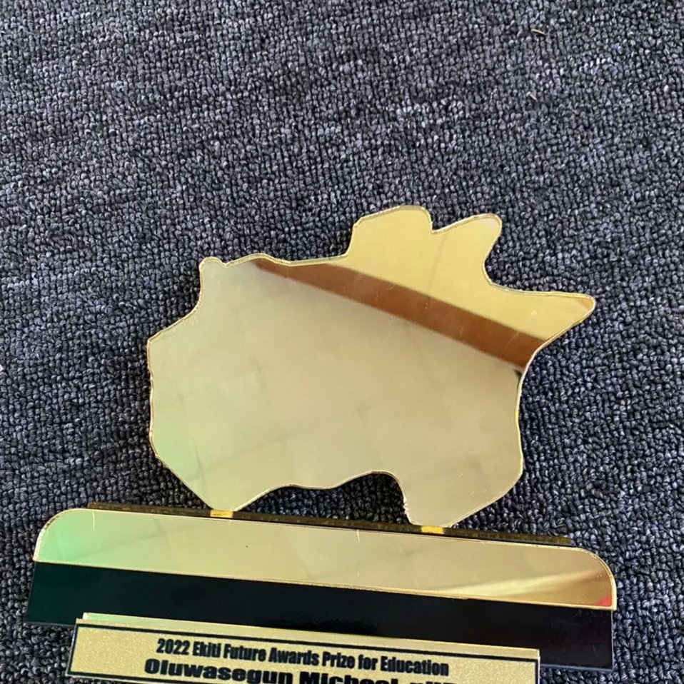 MICHAELSEGZY's tweet photo. We won't stop inspiring &amp; making impacts in the education space in Ekiti, Nigeria &amp; beyond. Many thanks to the organizer @theefusa, friends, particularly my nominator for believing in my abilities.

Congratulations to fellow awardees in other categories.

2/3 https://t.co/SfiYsdNz0Y