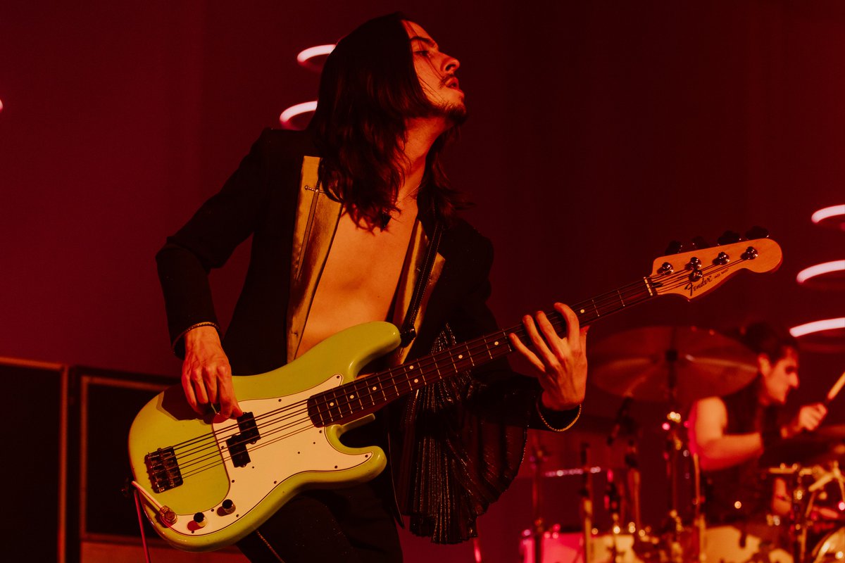 GretaVanFleet's tweet image. Dreams In Gold Tour 2022 is off to an electric start already. Let's celebrate tonight, Grand Rapids.