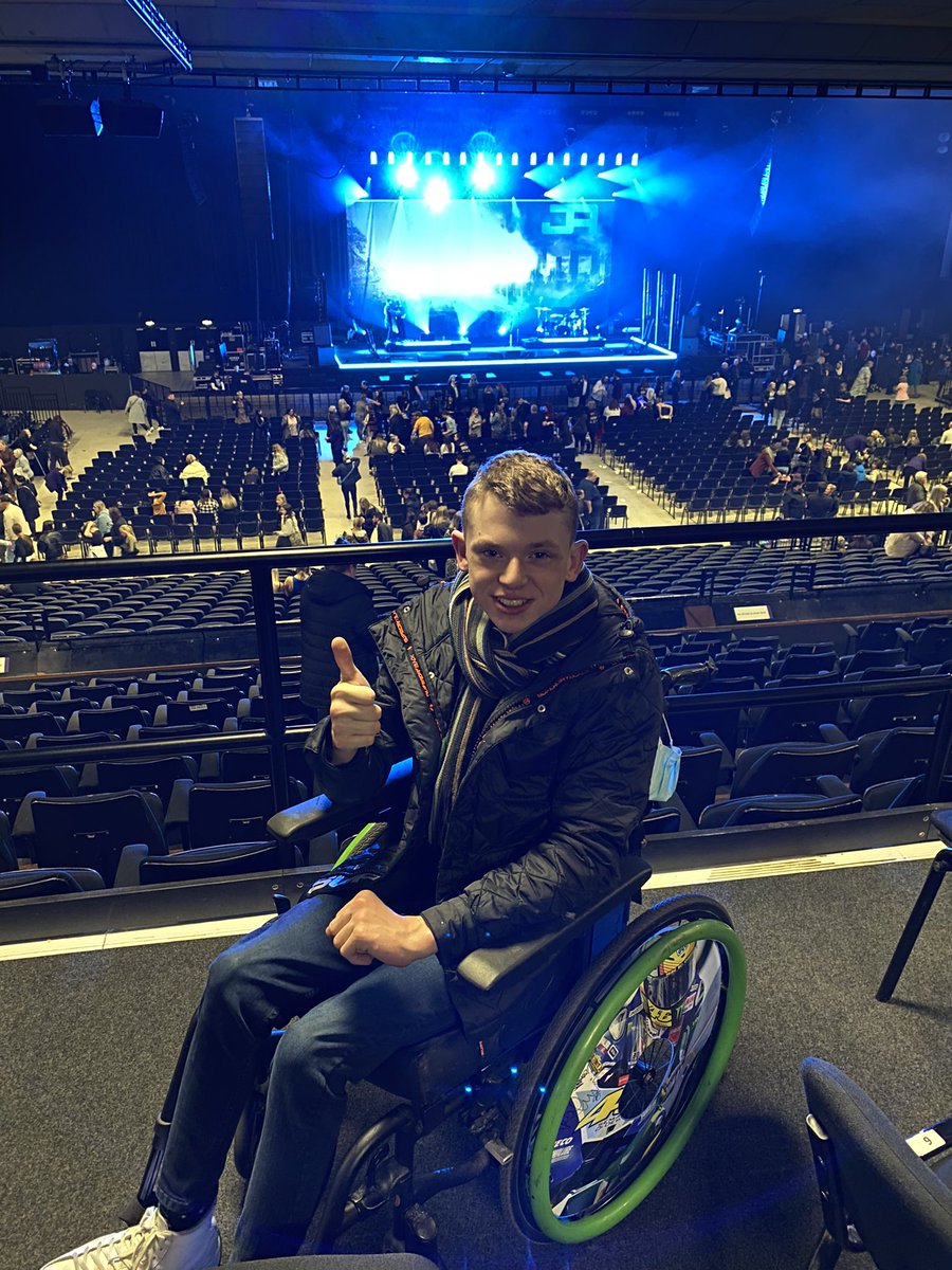 great time at the <a href="/BrightonCentre/">Brighton Centre</a> seeing <a href="/JamesArthur23/">James Arthur</a> 🎤 even managed to get out my wheelchair to dance along 🙌🏼