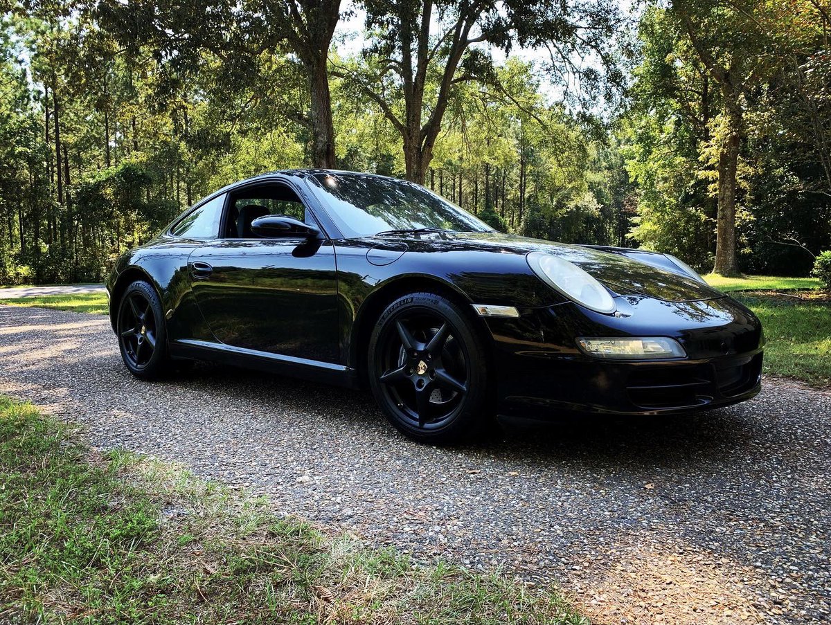 The_JoshBranch's tweet photo. My relationship with this car is kinda ridiculous!!  Love my 911 #Porsche #sunnyday #beautiful #SaturdayVibes https://t.co/becpc6KoTB
