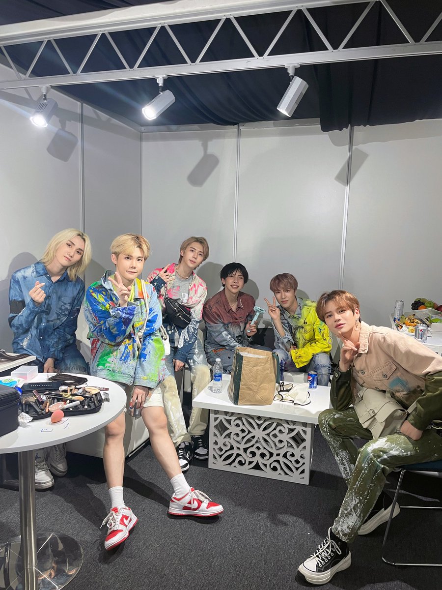 megamax_twt's tweet photo. [ #MGX_Photo ]

두바이엑스포2020 맥시멈들 덕분에
무사히 마쳤어요❤️

고마워요😊

#두바이엑스포2020 #두바이엑스포 
#메가맥스 #MEGAMAX #MGX https://t.co/JeemzPHbw2