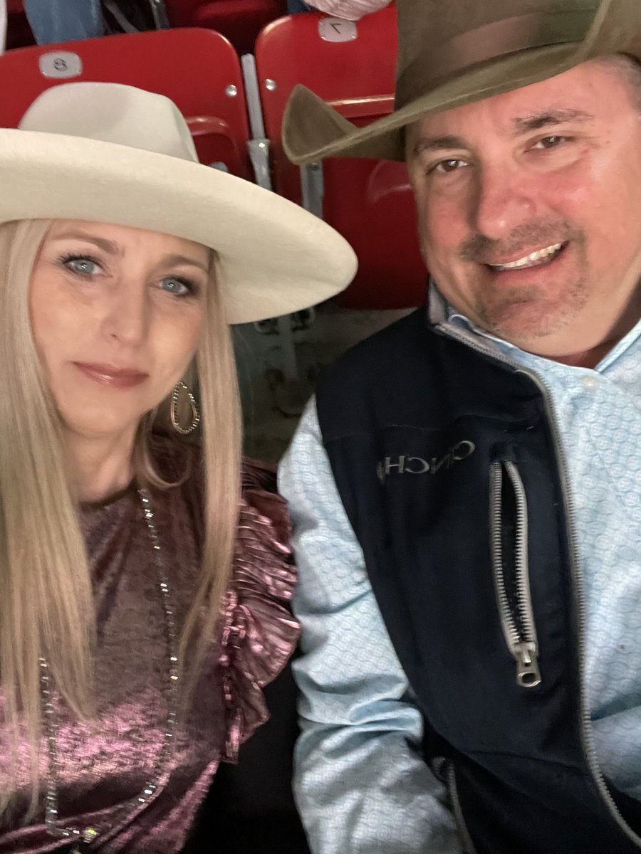 jennpwright's tweet photo. Ready for @ParkerMcCollum here at #RODEOHOUSTON https://t.co/ENEjcvPlcD
