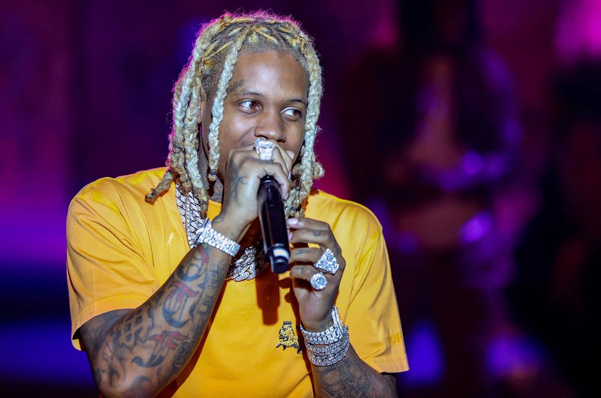 SaycheeseDGTL's tweet photo. Lil Durk new album '7220' is aiming for #1 debut on the US albums chart with 120-130K first week. It will be Lil Durk's first solo #1 album https://t.co/U33mbcqLRv