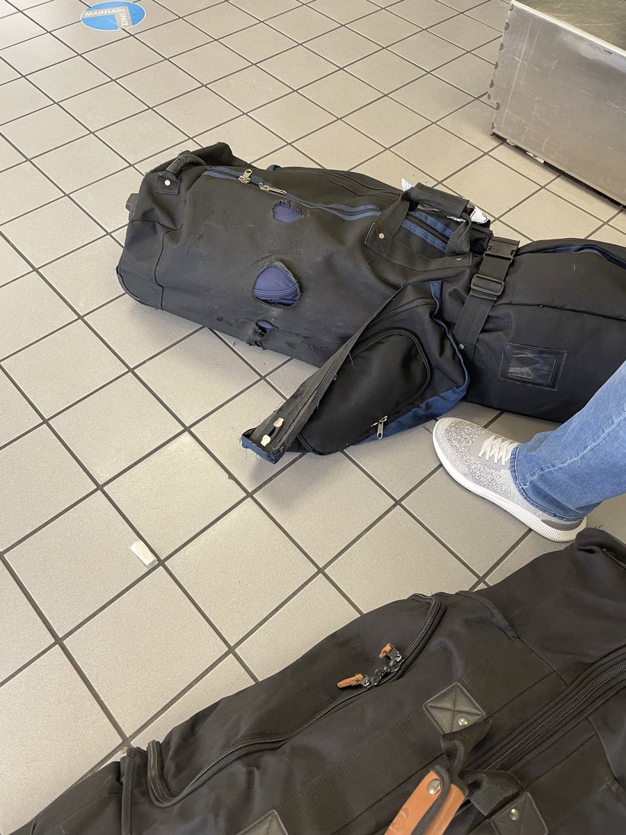 Oh <a href="/AmericanAir/">americanair</a> 2 hour delay for crew then maintenance. 1 hour wait for oversized bags to have the bag mangled and contents of pocket missing. 😩now and hour wait to file a claim. Killing me.