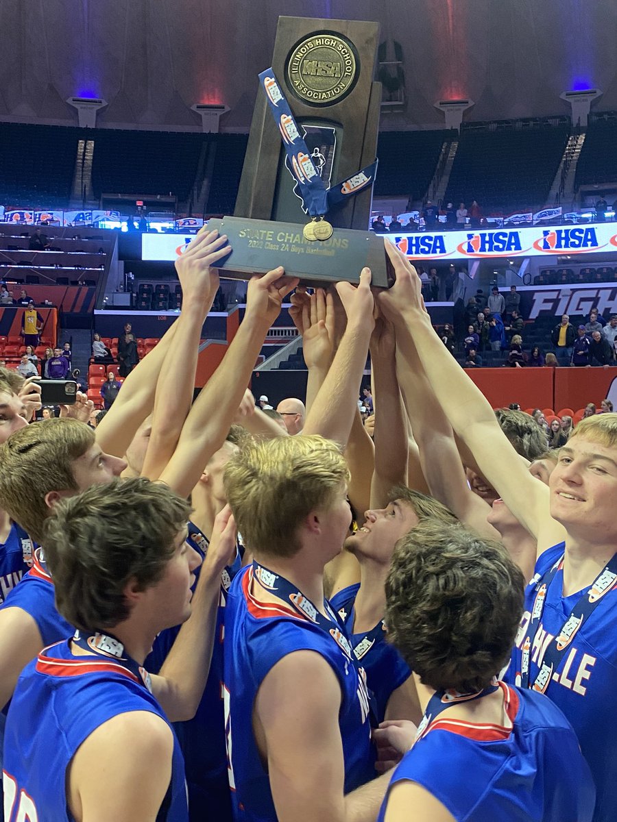 NCHSAthleticsAD's tweet photo. This team…never gives up…lead by this man and the best coaching staff  anywhere…made history today! We can’t thank you enough for letting Nashville and it’s community be a part of this season! 30-4 #statechamps #class2a #ihsa https://t.co/ZemQRpan4P