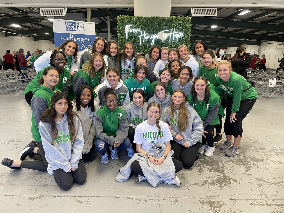 Buford_WSOC's tweet photo. 304 boxes, 65,664 meals, enough to feed 179 kids a year are what this entire packing group packed! So proud of our girls for stepping up and packing meals for starving children #fromhungertohope #kidsfeedingkids #perspective 💚🐺⚽️ https://t.co/sGgEwM7nWf