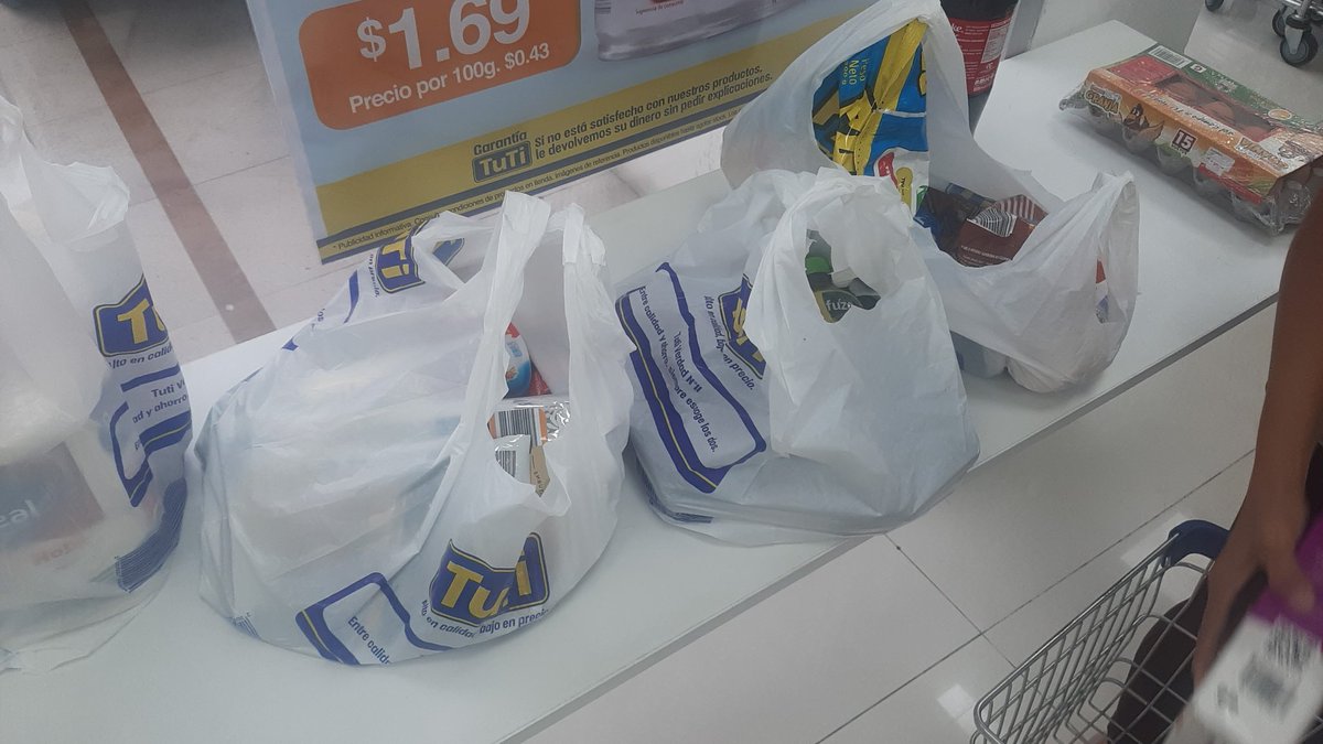 xaviercoellob's tweet photo. Con 27 latas compré en Tuti Urdesa, leche, queso, tocino, yogurt, colas, jugos, pan, fundas de papas, chifles, shampú, jabones, agua, jamón, salchichas, etc ....Señores ese es el lugar para comprar.... https://t.co/WGZ3hcBJCj