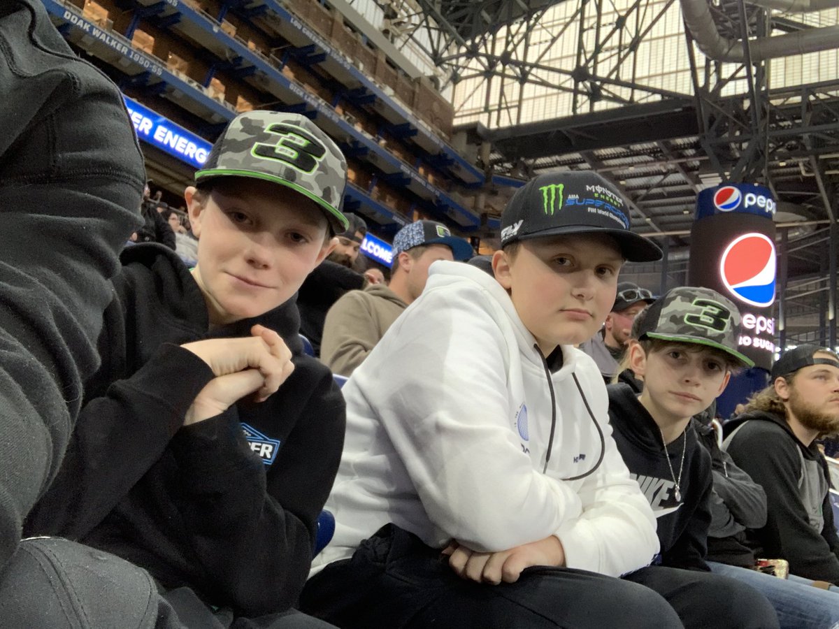 maltese757's tweet photo. #dropgate #supercrosslive https://t.co/jG0hTipq0R