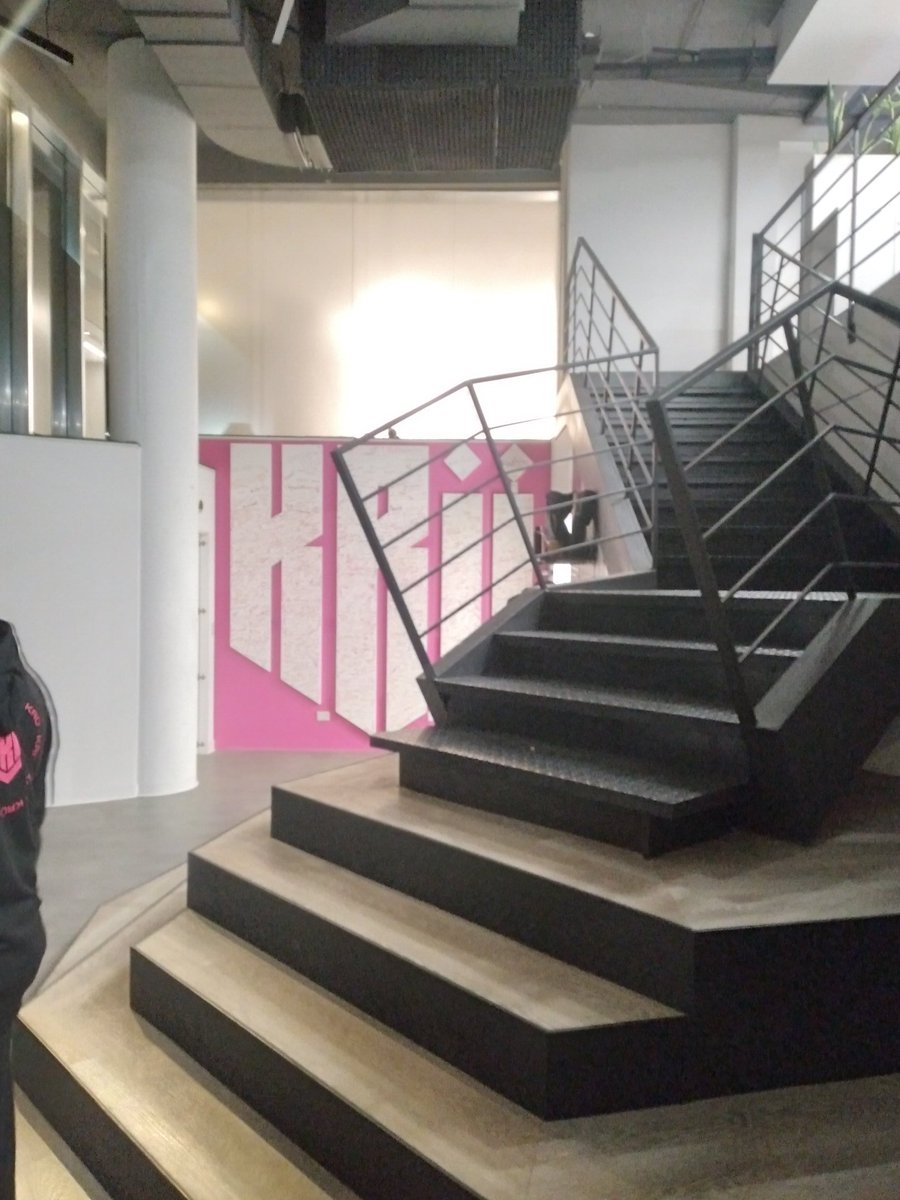 LA BARRA DE KRÜ 🤟 tweet media