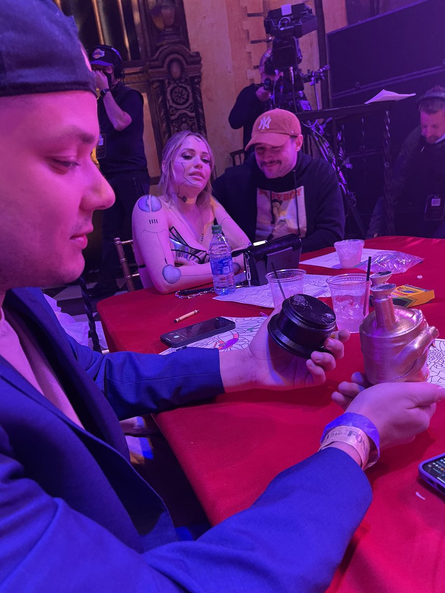 REALMizkif's tweet photo. @StreamerAwards https://t.co/f3bVi3X35Y