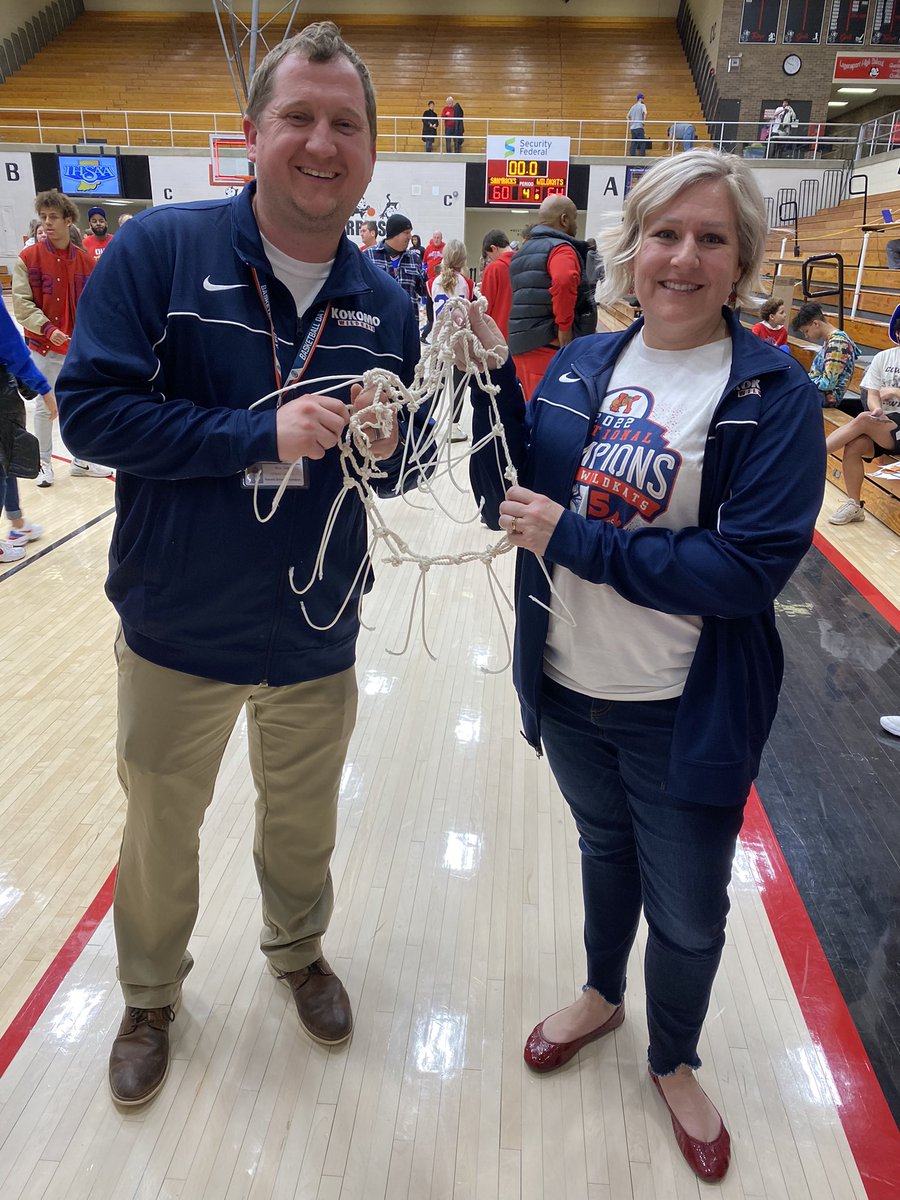 Look what @Kats_Principal and @KHS_AD have! The @WildkatBBall regional championship net.
