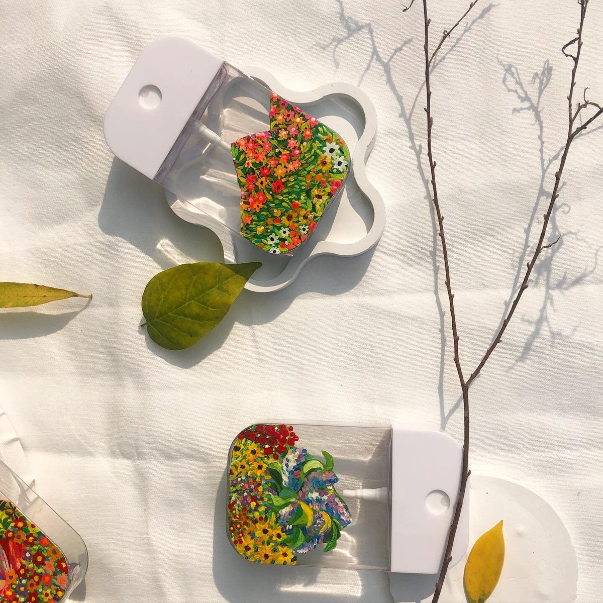 Namjai_sai's tweet photo. ฝากเพจ ig  blooming.windy  ด้วยนะคะ
⛰🌻
March collection Windy hand paint spray
—แอลกอฮอล์สเปย์—

ชิ้นละ 180บาท
-เติมแอลกอฮอล์ให้แล้วนะคะ
-มีเคสใส่ให้(มีให้เลือกเคส3สี)
*เป็นงานเพ้นท์มือ มีเพียงลายละ1ชิ้นเท่านั้น

-วันเปิดขาย 17.03.2022 เวลา18.00น. https://t.co/edwPNFjdzL