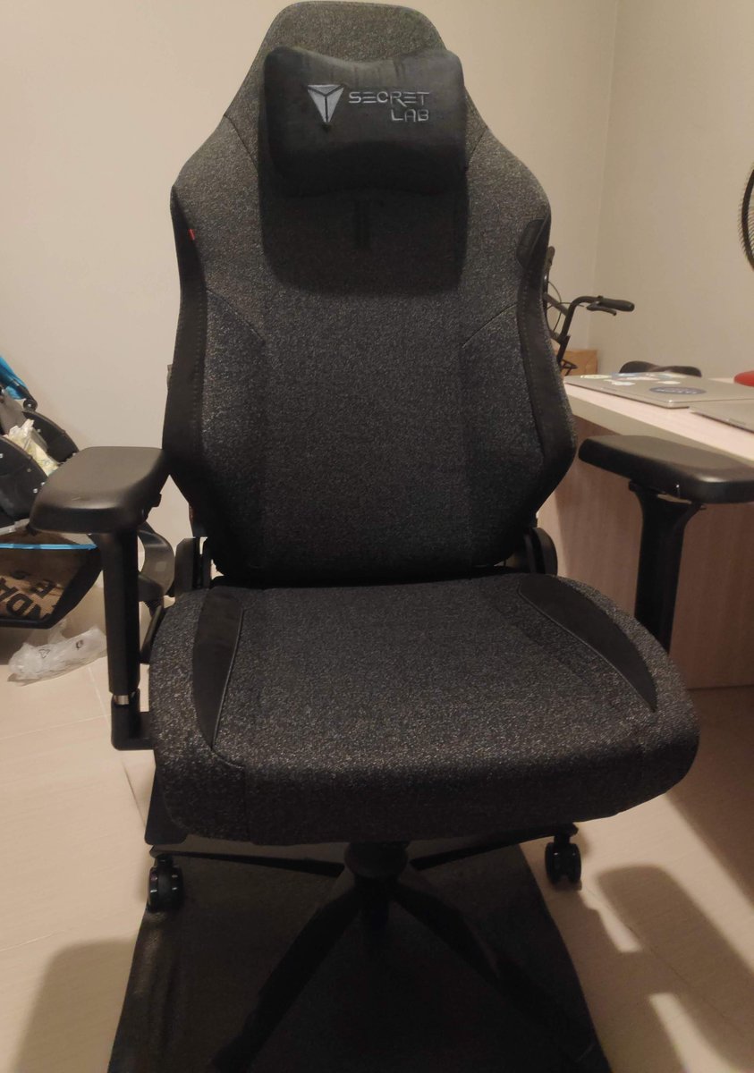 munimdibosh's tweet photo. Made a self-investment! Purchased the #Secretlab Titan Evo 2022 to resolve my back-pain issues! It's working like wonder so far! Highly recommended!
#workfromhome #takecareofyourself https://t.co/1KHuer2eo1